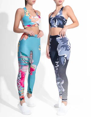 REVERSIBLE COLLECTION One legging, two prints. Flip it over and wear the print you like the most!